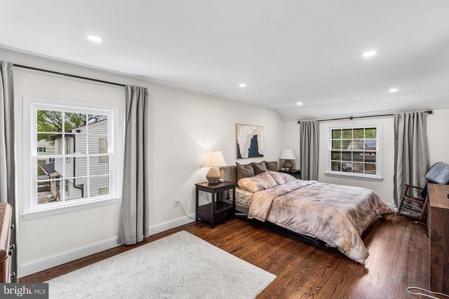 301 WESTWOOD DR, West Deptford, NJ 08096