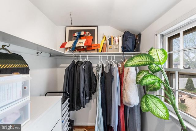 301 WESTWOOD DR, West Deptford, NJ 08096