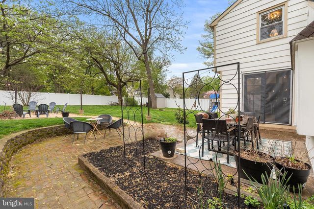 301 WESTWOOD DR, West Deptford, NJ 08096