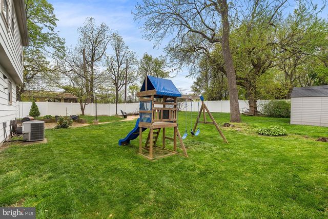 301 WESTWOOD DR, West Deptford, NJ 08096