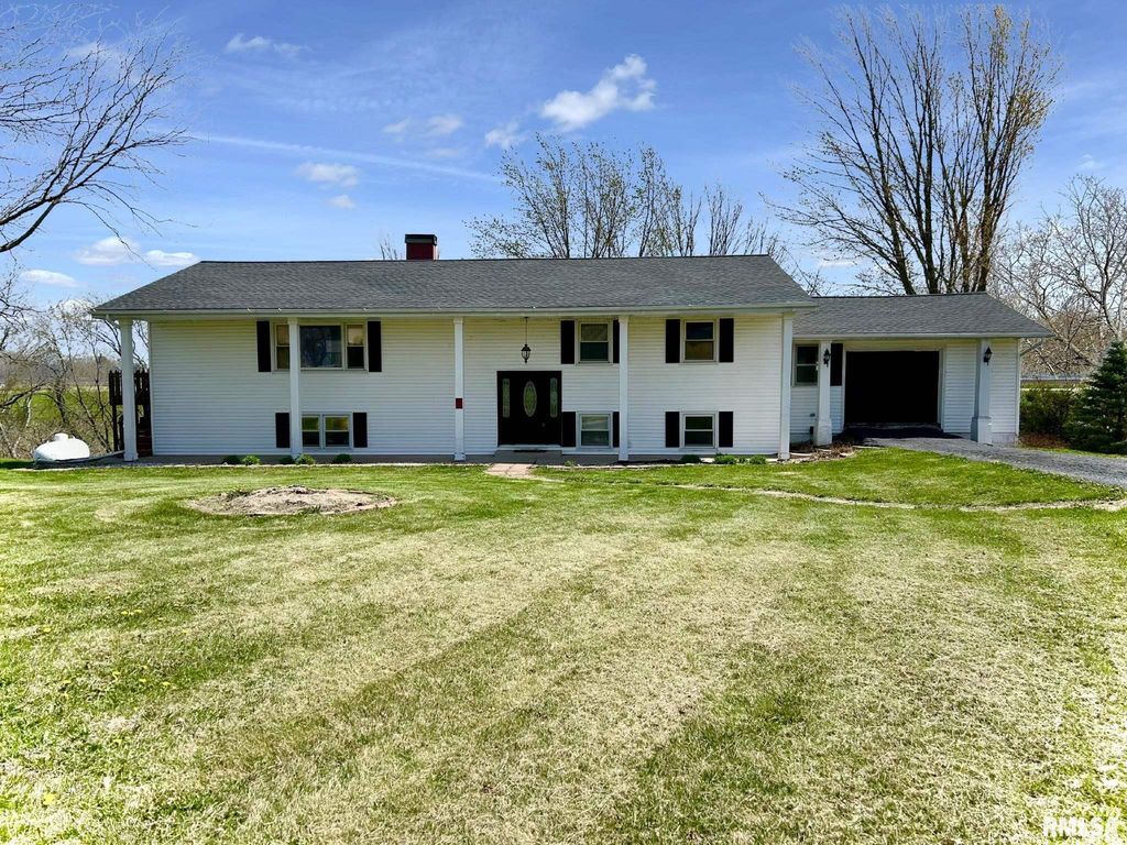 45 BRICKER Circle, Avon, IL 61415