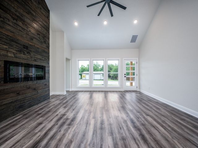 204 W Collins, Decatur, TX 76234