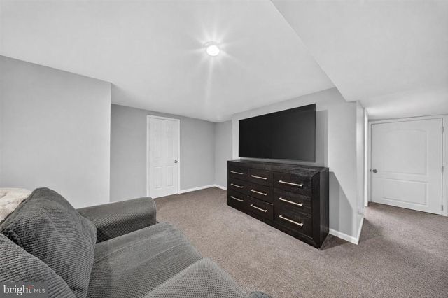 13 CAXTON DR, New Castle, DE 19720