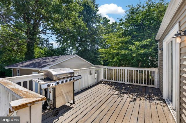 13 CAXTON DR, New Castle, DE 19720