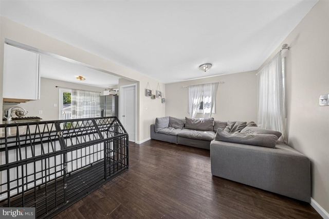 13 CAXTON DR, New Castle, DE 19720