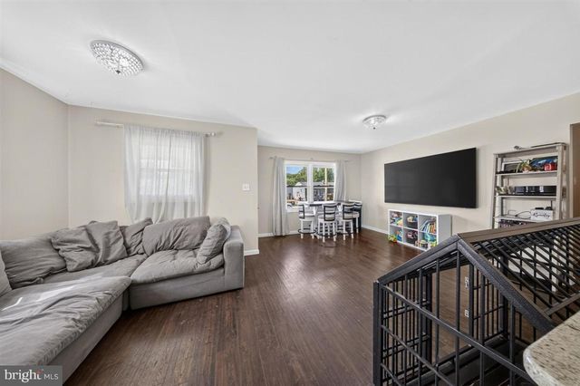 13 CAXTON DR, New Castle, DE 19720