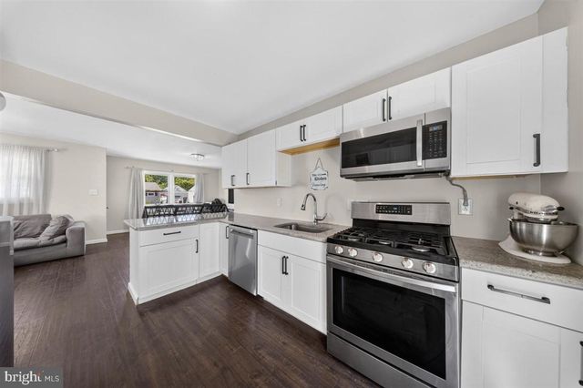 13 CAXTON DR, New Castle, DE 19720