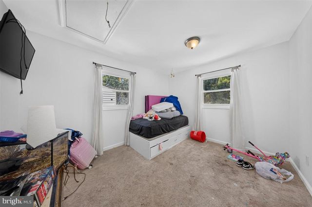 13 CAXTON DR, New Castle, DE 19720