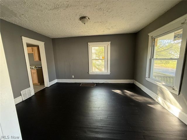 841 E 130 Street, Cleveland, OH 44108