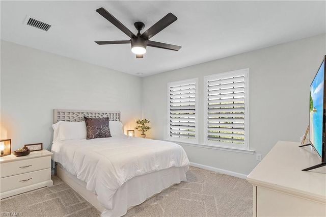 10440 Ventana LN, Naples, FL 34120