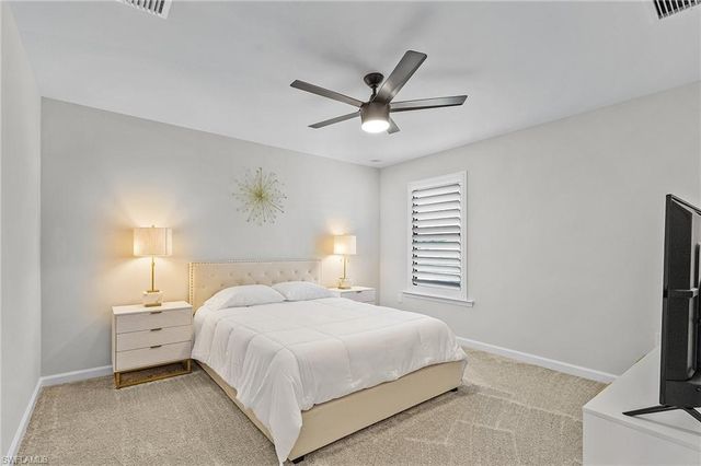 10440 Ventana LN, Naples, FL 34120