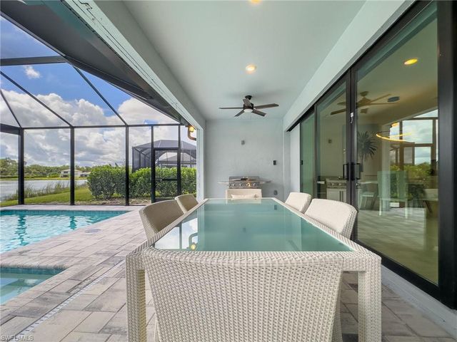 10440 Ventana LN, Naples, FL 34120