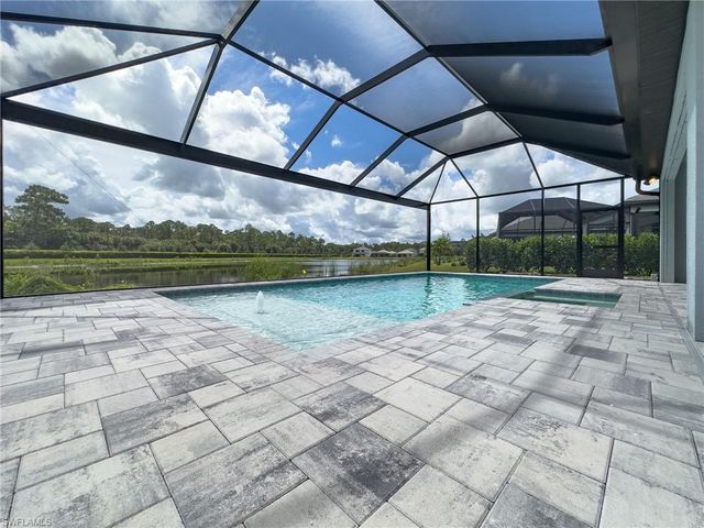 10440 Ventana LN, Naples, FL 34120