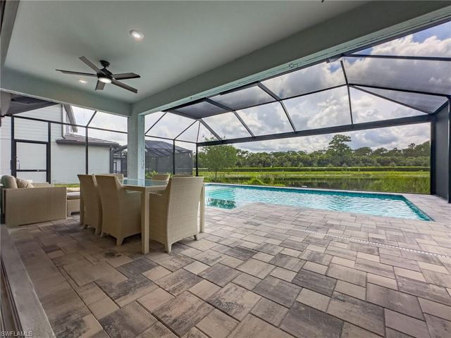 10440 Ventana LN, Naples, FL 34120