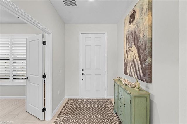 10440 Ventana LN, Naples, FL 34120