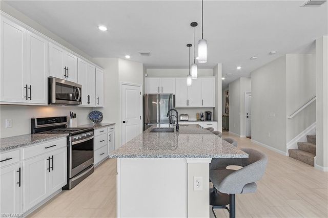 10440 Ventana LN, Naples, FL 34120