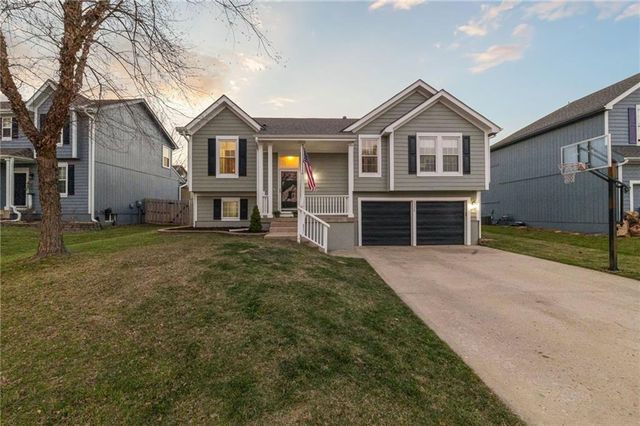 15378 S SHANNAN Lane, Olathe, KS 66062