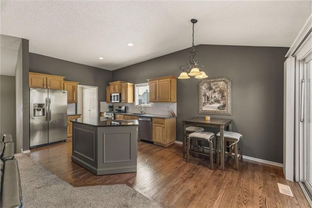 15378 S SHANNAN Lane, Olathe, KS 66062