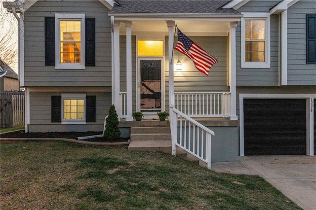 15378 S SHANNAN Lane, Olathe, KS 66062