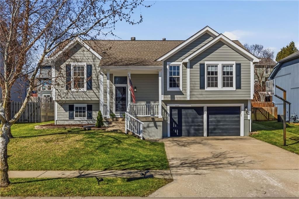 15378 S SHANNAN Lane, Olathe, KS 66062