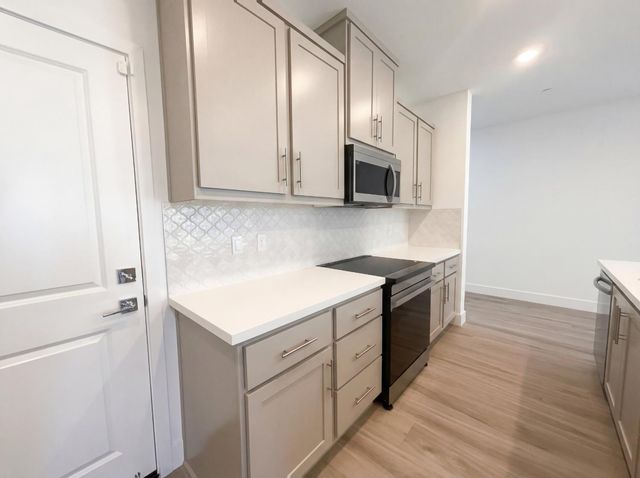 374 N Palm Springs Way, Tracy, CA 95391