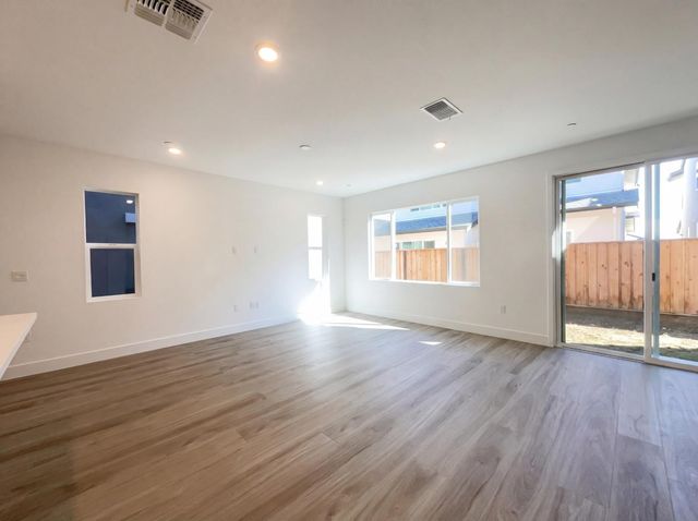 374 N Palm Springs Way, Tracy, CA 95391