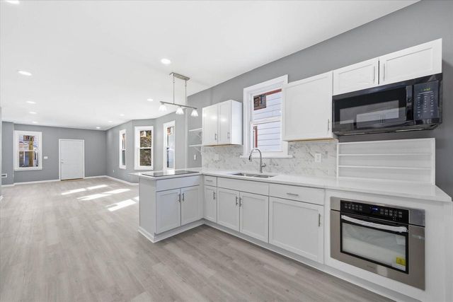 3341 N Richards STREET, Milwaukee, WI 53212