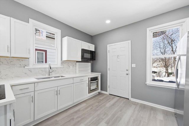 3341 N Richards STREET, Milwaukee, WI 53212