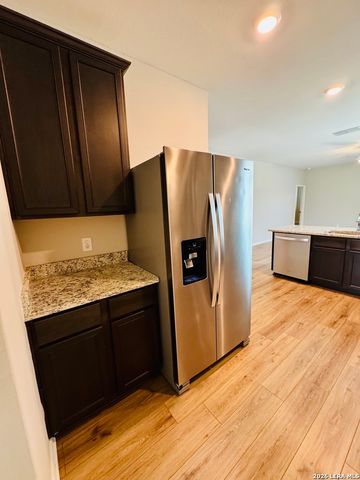 9147 BENNETT FRST, Converse, TX 78109