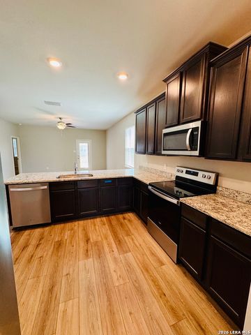 9147 BENNETT FRST, Converse, TX 78109