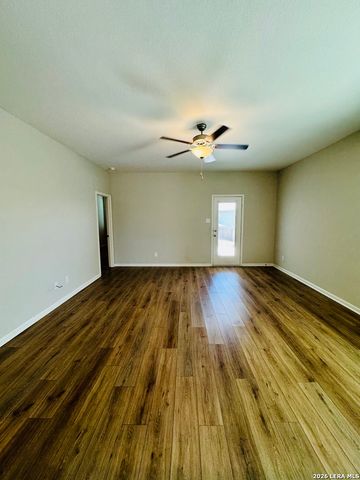 9147 BENNETT FRST, Converse, TX 78109