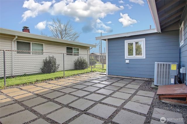 511 S 92nd St, Tacoma, WA 98444