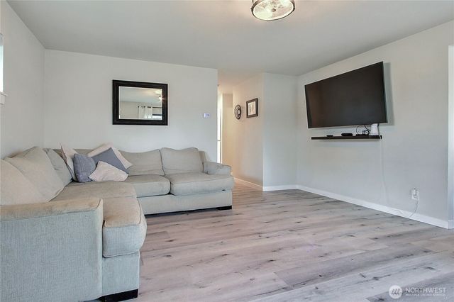 511 S 92nd St, Tacoma, WA 98444