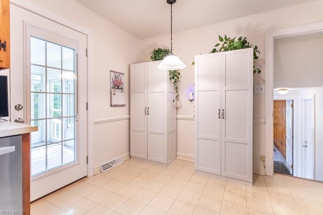 4 Royall PL, Newport News, VA 23606