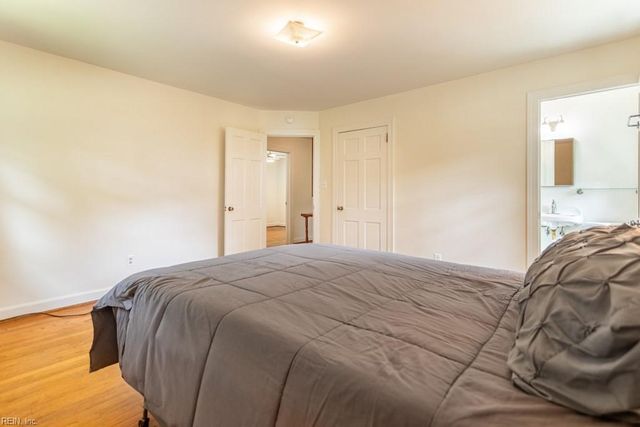4 Royall PL, Newport News, VA 23606