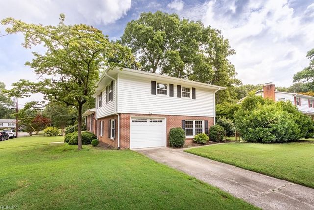 4 Royall PL, Newport News, VA 23606
