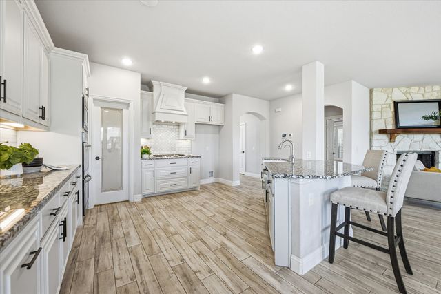 300 Ben Thomas Street, Burleson, TX 76028