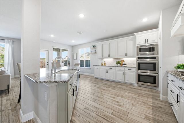 300 Ben Thomas Street, Burleson, TX 76028