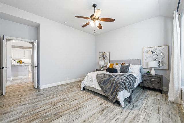 300 Ben Thomas Street, Burleson, TX 76028