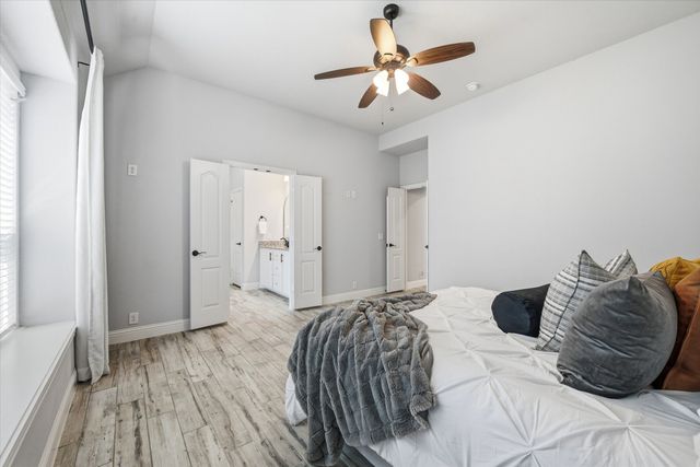 300 Ben Thomas Street, Burleson, TX 76028