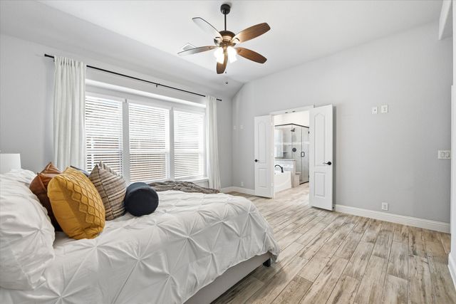 300 Ben Thomas Street, Burleson, TX 76028