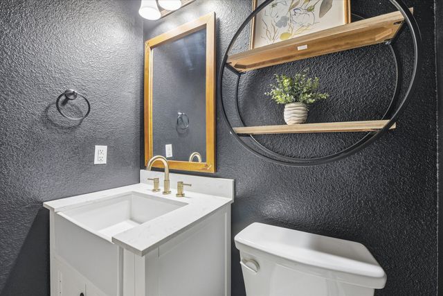 300 Ben Thomas Street, Burleson, TX 76028