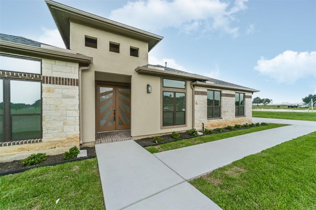 125 Birdie Drive, Hempstead, TX 77445