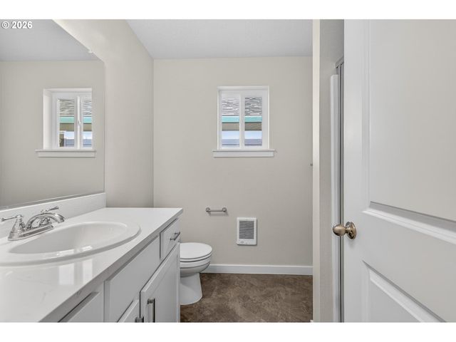 9263 E Burnside St, Portland, OR 97216