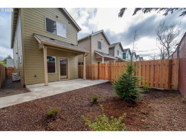 9263 E Burnside St, Portland, OR 97216