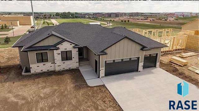 6505 E Fieldview St Street, Sioux Falls, SD 57110