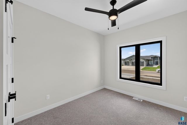 6505 E Fieldview St Street, Sioux Falls, SD 57110
