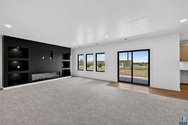 6505 E Fieldview St Street, Sioux Falls, SD 57110