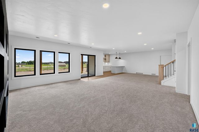 6505 E Fieldview St Street, Sioux Falls, SD 57110