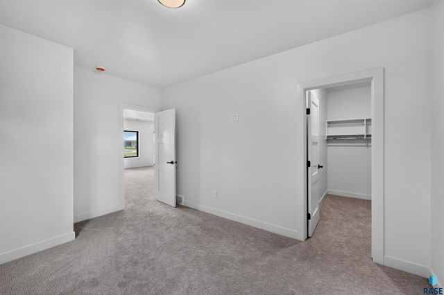 6505 E Fieldview St Street, Sioux Falls, SD 57110
